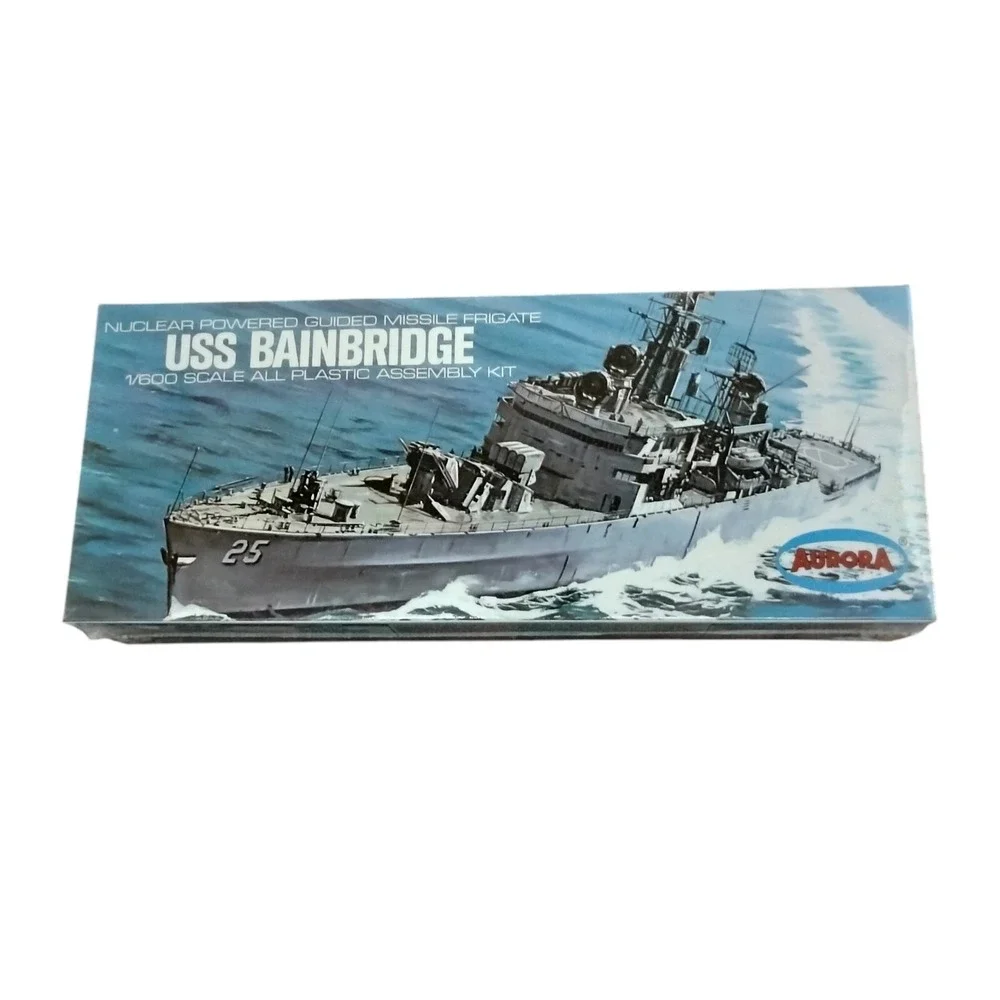 USS Bainbridge Guided Missile Frigate Aurora 1:600 scale ship model kit Atlantis